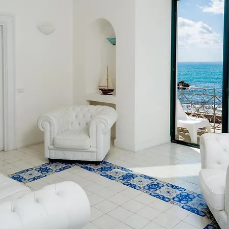 La Belle Vie Bed & Breakfast *